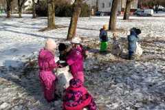 Rybičky staví sněhuláky